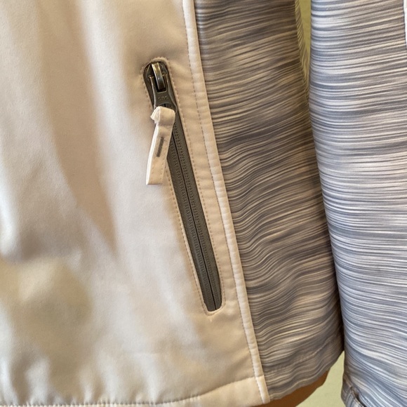 Free Tech Spring Jacket - Picture 2 of 8